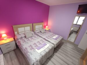 Habitación morada